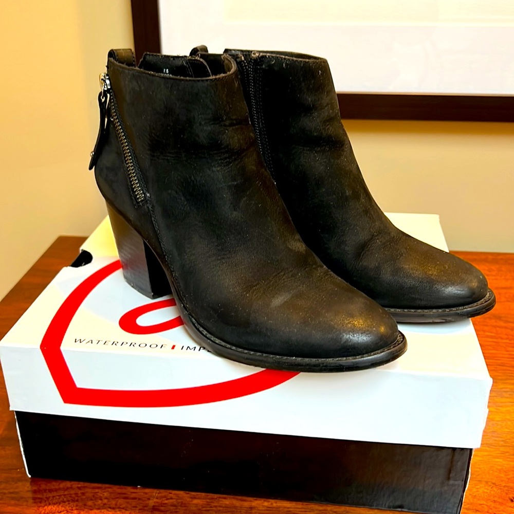 BLONDO Nivada Black Leat size 7.5m